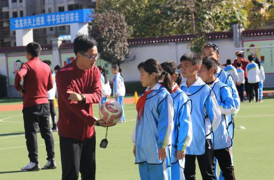 成年人如何在业余时间练习篮球接球技巧?_0